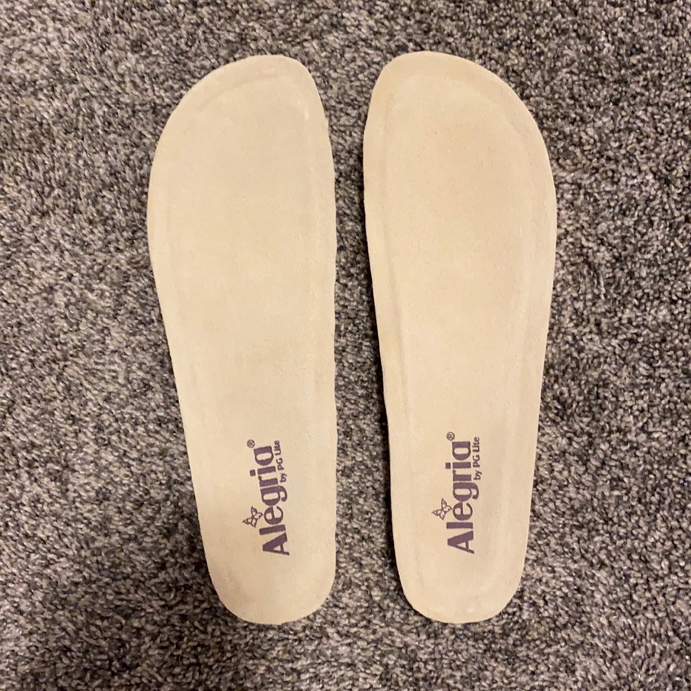 BNWOT Alegria replaceable insole (Size 40)